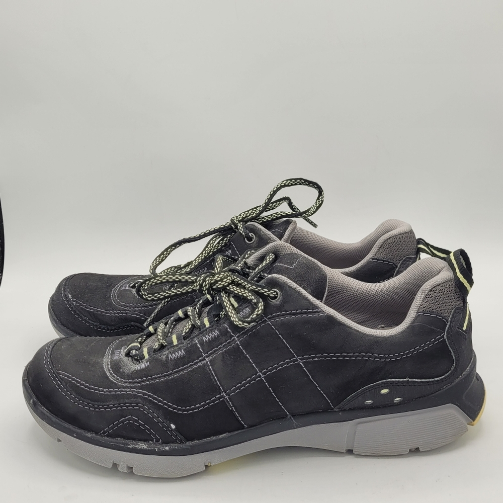 Clark's wave walk zone comfort sneakers size 9.5